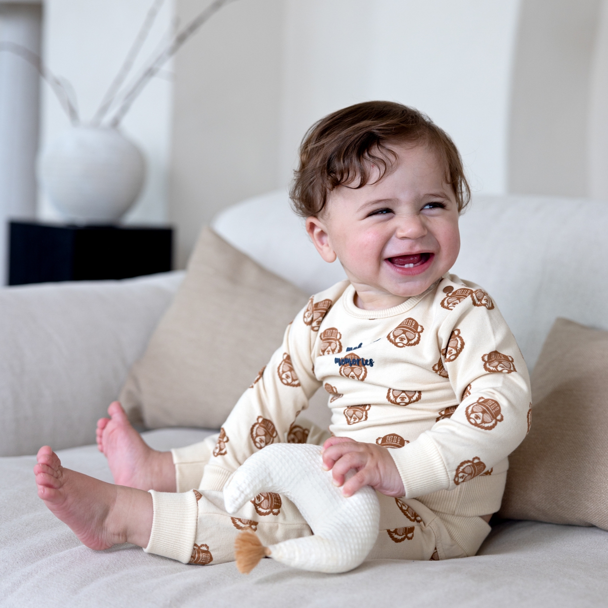 Dirkje Jungen Baby Set Bär, Pullover und Hose in beige